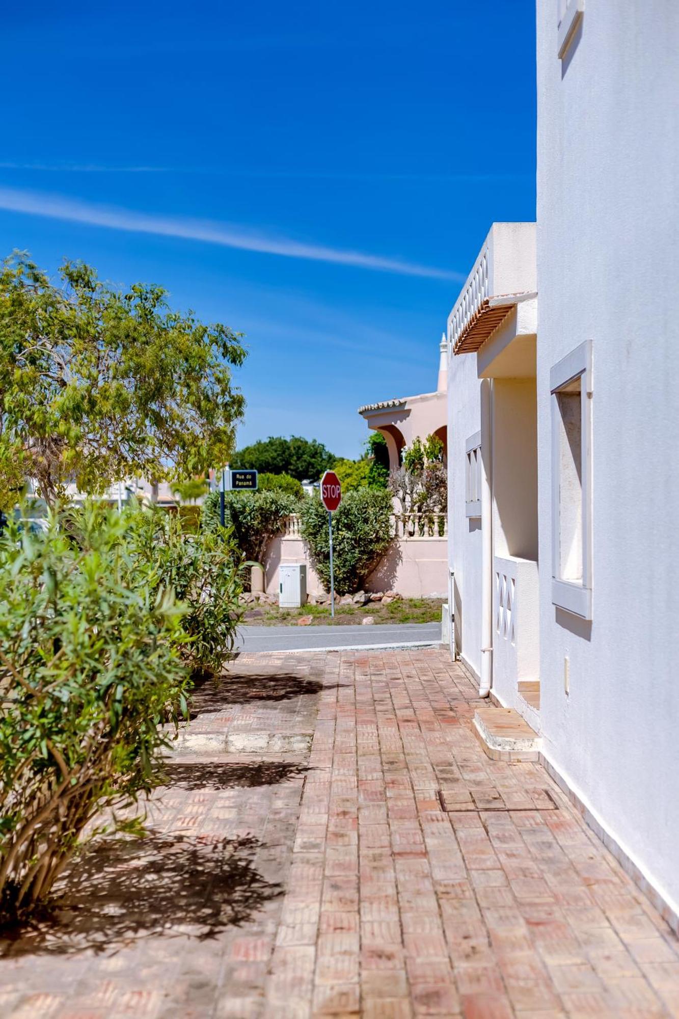 Villa Oliveiras De Vilamoura By The Portuguese Butler Quarteira Exterior photo